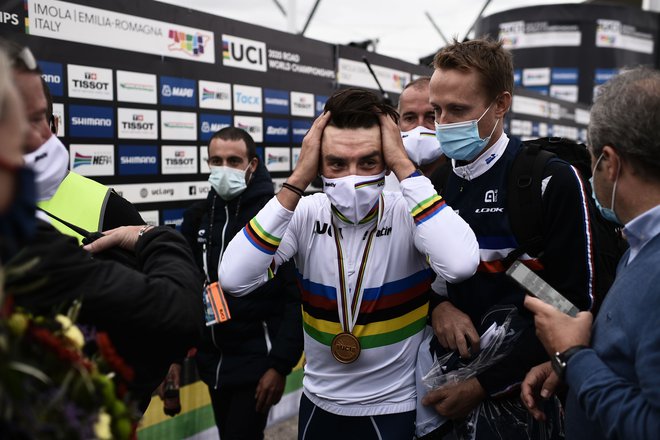 Julian Alaphilippe bo izpustil Valonsko puščico, prvič bo v mavrični majici nastopil v nedeljo na dirki Liège–Bastogne–Liège. FOTO: Marco Bertorello/AFP