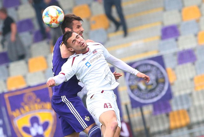 David Tijanić (v belem dresu) je dočakal prvi vpoklic v člansko reprezentanco Slovenije. FOTO: Tadej Regent