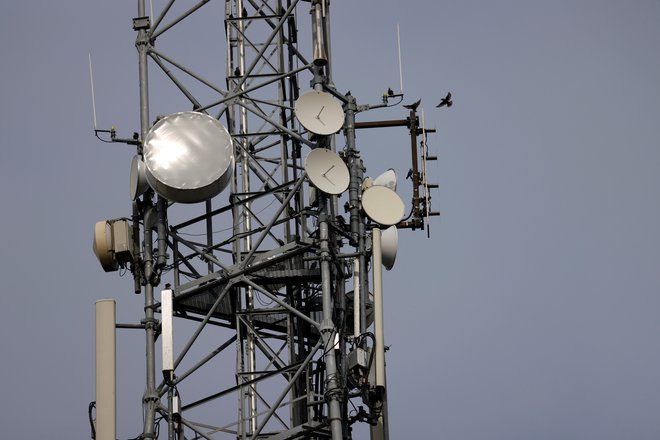 Največja razlika, ki jo bodo opazili prvi uporabniki omrežja 5G, bodo višje hitrosti prenosa podatkov in boljša odzivnost. FOTO: Pascal Rossignol/Reuters