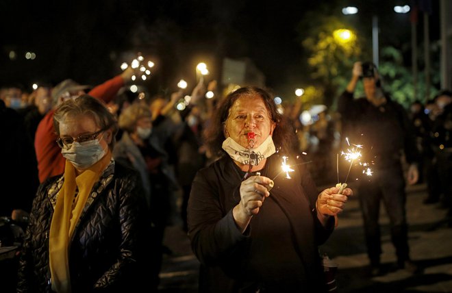 Plamen upora. FOTO: Blaž Samec/Delo