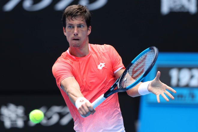 Aljaž Bedene je osvojil le &cedil;štiri igre med dvobojem s Stefanosom Tsitsipasom. FOTO: Lucy Nicholson/Reuters