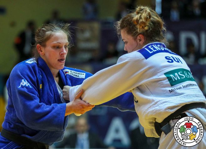 Anka Pogačnik (levo) si je priborila že peto zlato kolajno na turnirjih za evropski pokal. FOTO: IJF