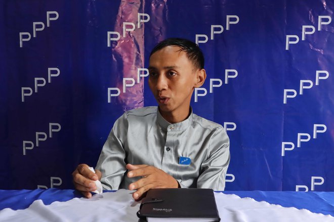 V mjanmarski politiki ni nikogar, ki bi govoril o pravicah skupnosti LGBT+, zato hoče o tem govoriti Mjo Min Tun. FOTO: Dže Naing Dže/AFP