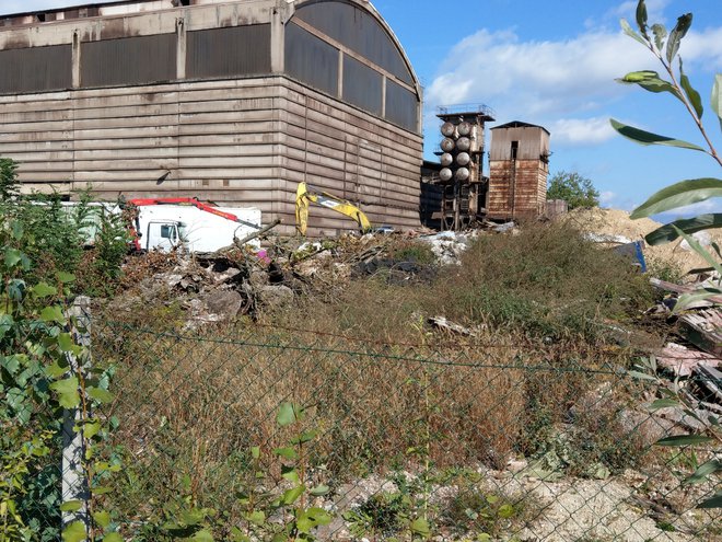 Litostrojska livarna, ki je s hrupom vznemirjala prebivalce Šiške, je zaprla vrata. FOTO: Aleš Stergar/Delo