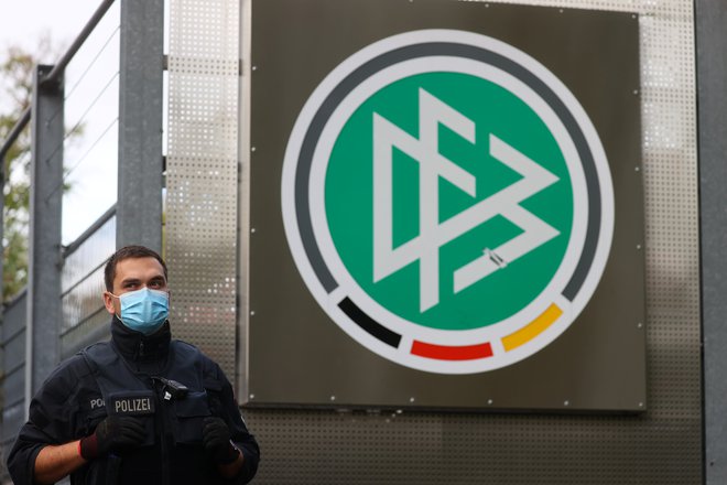 Nemški nogometni zvezi grozi nova afera. FOTO:&nbsp;Foto Kai Pfaffenbach/Reuters