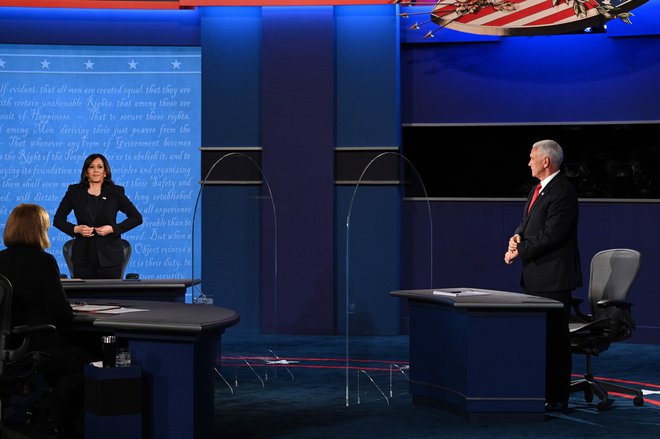 Republikanec Mike Pence in demokratka Kamala Harris med podpredsedniško debato. FOTO: Robyn Beck/AFP