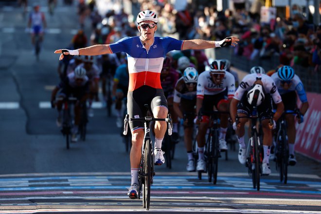 Šesto etapo na dirki po Italiji je dobil Francoz Arnaud Demare. FOTO: Luca Bettini/AFP