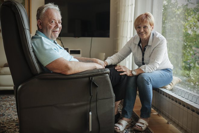 &raquo;Ja, zato, ker jaz vedno popuščam,&laquo; Tomaž Fortuna v šali odgovori, zakaj sta še skupaj. FOTO: Uroš Hočevar