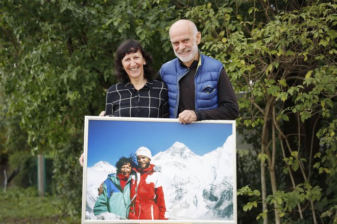 Večina parov v Sloveniji si ne zna predstavljati niti tega, da bi plezala skupaj, kaj šele, da bi šla na Everest. FOTO: Leon Vidic/Delo