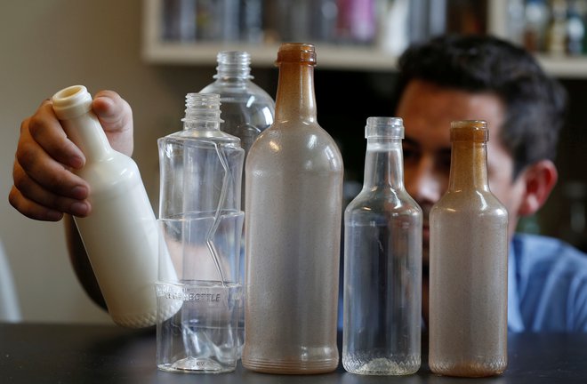 Inovatorji iščejo pod do biorazgradljive embalaže na različnih področjih. FOTO: Regis Duvignau/Reuters