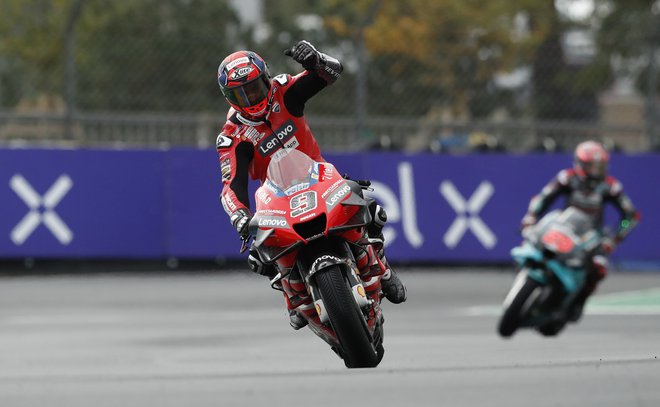 Italijan Danilo Petrucci (Ducati) je zmagovalec dirke svetovnega prvenstva v motociklizmu za VN Francije v Le Mansu. FOTO: Stephane Mahe/Reuters