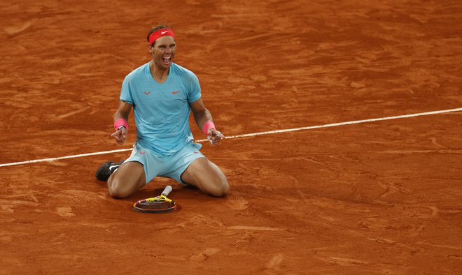 Rafael Nadal ostaja peščeni kralj. FOTO: Christian Hartmann/ Reuters