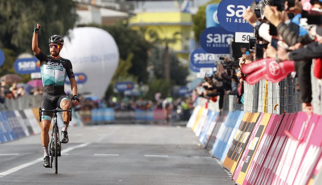 Peter Sagan se je po dolgem času veselil etapne zmage. FOTO: Luca Bettini/AFP