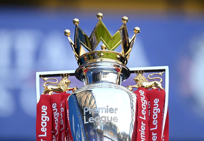 Pokal za prvaka premier league je nazadnje osvojil Liverpool. Foto: Michael Regan/Reuters