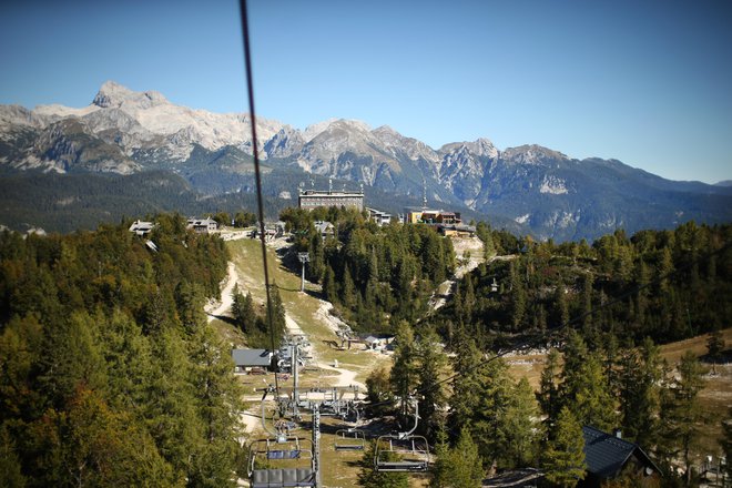 Vogel je bil letos bolj poletna kot zimska destinacija, turistični boni so pozitivno vplivali na obisk. FOTO: Jure Eržen/Delo