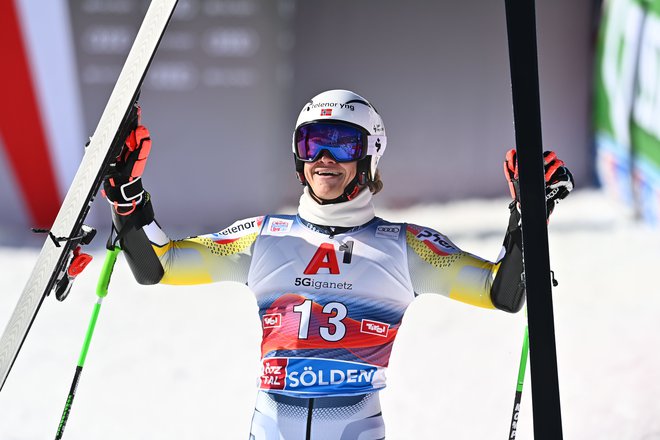 Norvežan Lucas Braathen si je pripisal prvo zmago v svetovnem pokalu. FOTO: Joe Klamar/AFP