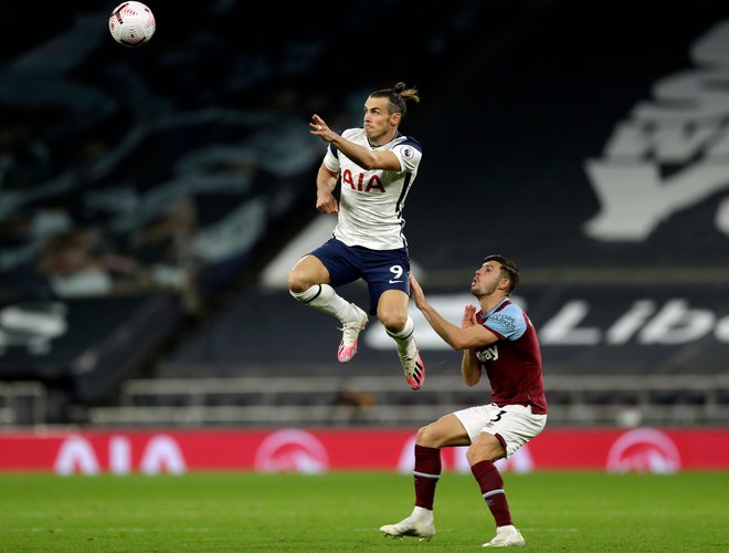 Zadnjih dvajsrt minut je prvič po vrnitvi v Anglijo k Tottenhamu igral tudi Gareth Bale, a si tekme prav gotovo ne bo zapomnil v najlepšem spominu. FOTO: Matt Dunham/AFP