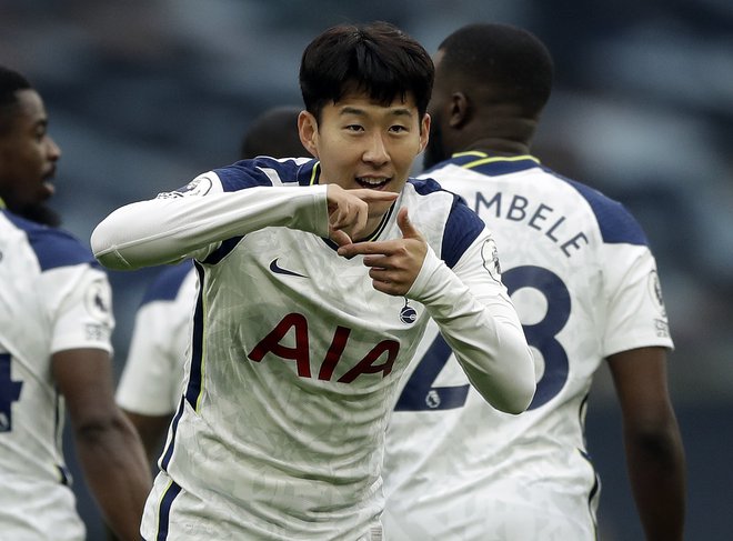 Odlični Korejec Son Heung-Minje dosegel že sedem golov v petih tekmah.FOTO: Matt Dunham/AFP