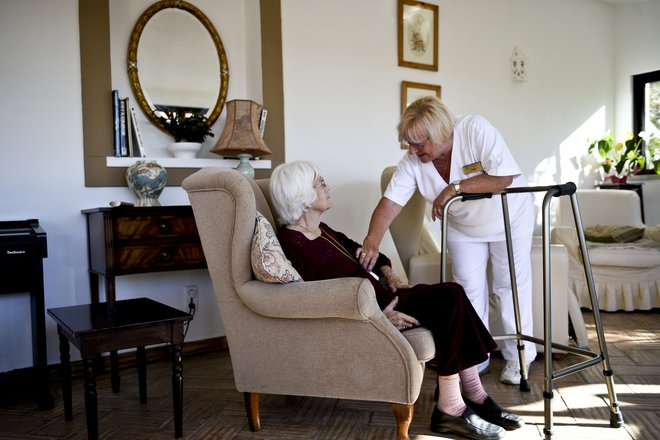 Patronažne medicinske sestre si želimo, da bi bilo naše delo usmerjeno predvsem v krepitev zdravja in preprečevanje bolezni, poudarja Andreja Krajnc. Foto Patricia De Melo Moreira/AFP