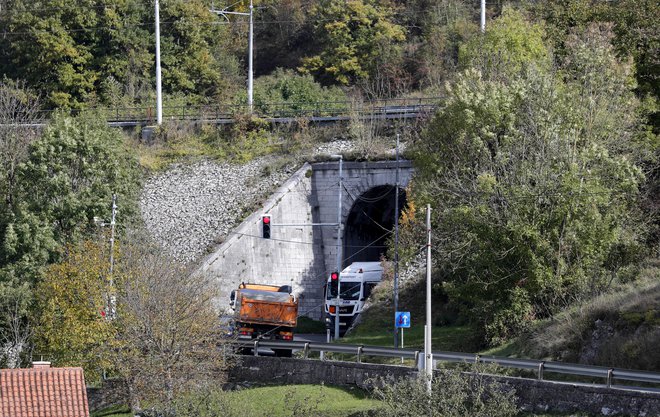 Ozko grlo v Pivki na cesti med Postojno in Jelšanami Foto Uroš Hočevar