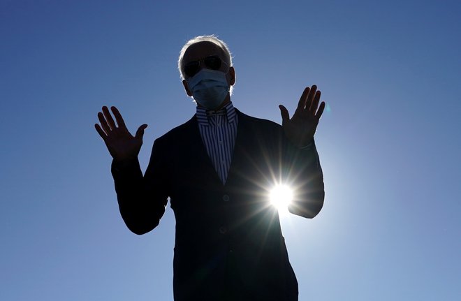 ZDA se bodo pod Joejem Bidnom vrnile k pariškemu podnebnemu sporazumu, si prizadevale za nove trgovinske dogovore, zavzele se bodo za novi jedrski sporazum z Iranom ter se skupaj z zavezniki soočile s Kitajsko in Rusijo. FOTO: Kevin Lamarque/Reuters