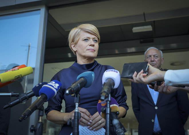 Aleksandra Pivec si bo za tri mesece podaljšala pravico do osebnega varovanja, in to po prenehanju funkcije podpredsednice. Foto Jože Suhadolnik/Delo