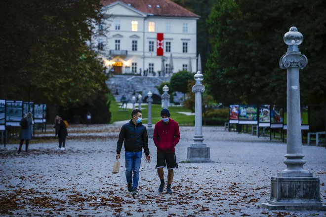 Zdaj je čas, da si ljudje pomagajo med seboj. FOTO: Matej Družnik