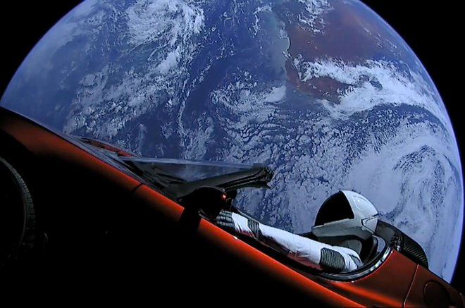 Starman in Tesla se bosta Zemlji približala leta 2019. FOTO: SpaceX