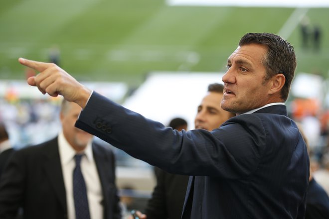 Veliki playboy italijanskega nogometa Christian Vieri občuduje lepoto v Messijevi igri. FOTO: John Sibley/Reuters