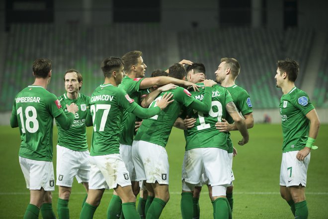 &nbsp;V zeleno-belem taboru je bilo končno spet veselo. FOTO: Jure Eržen/Delo