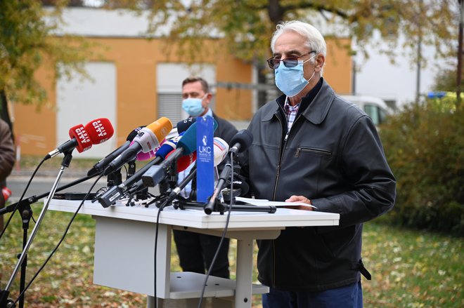 Franc Hočevar, predsednik Društva uroloških bolnikov Slovenije: vsako leto odkrijejo na novo 1600 uroloških rakov, zaradi katerih umre 400 moških. Foto UKC Maribor.