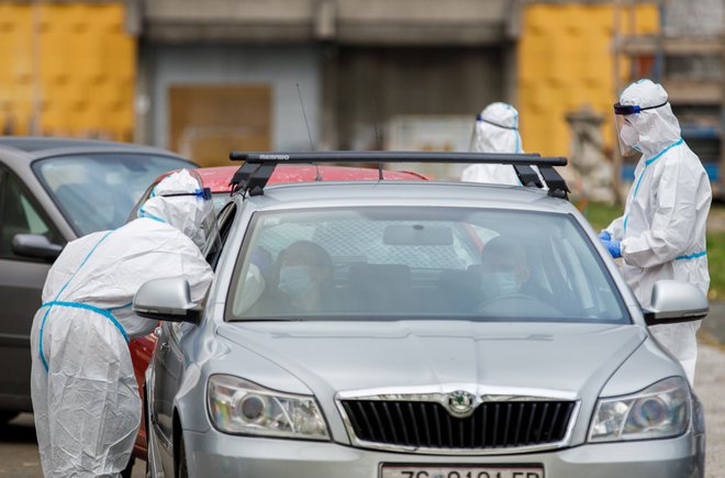 Testiranje v Zagrebu. FOTO: Antonio Bronic Reuters