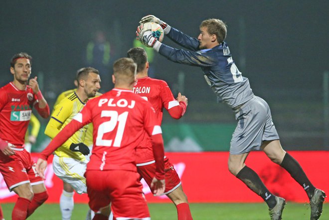 Rdeči Kidričani so v »šumi« nazadnje premagali Mariborčane pred tremi leti in pol. FOTO: Tadej Regent/Delo