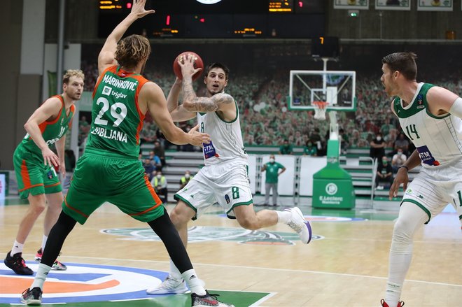 Košarkarji Cedevite Olimpije včeraj niso vedeli, kdo se jim bo danes postavil po robu. FOTO: Eurocup