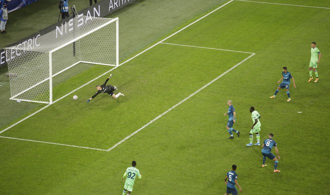 Takole je Felipe Caicedo zagotovil Laziu veliko točko na gostovanju v Rusiji. FOTO: Anton Vaganov/Reuters