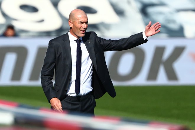 Realov trener Zinedine Zidane se zaveda, da je treba igrati na vso moč že v skupinskem delu lige prvakov. FOTO: Javier Barbancho/Reuters