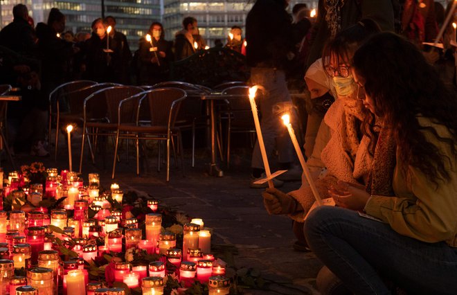 Teroristični napad na Dunaju e zahteval štiri smrtne žrtve in 20 ranjenih. FOTO: Joe Klamar/Afp