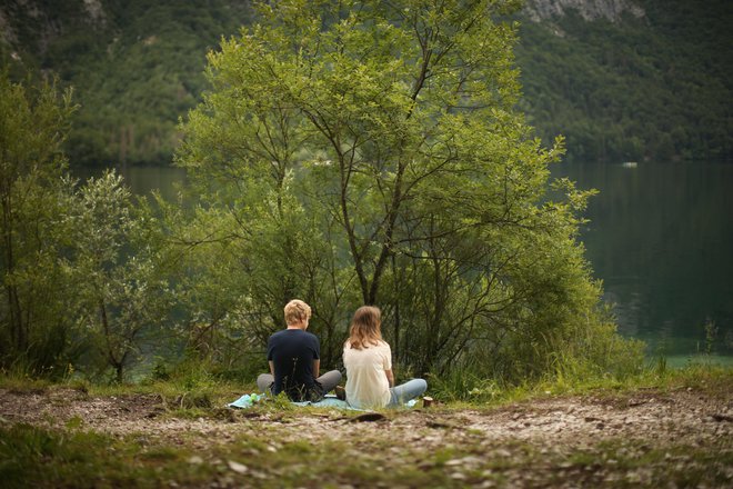 Povej mi, s kom se družiš, in povem ti, kdo si, pravi rek. FOTO: Jure Eržen/Delo