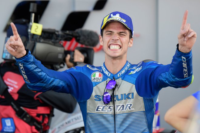 Joan Mir ni skrival navdušenja po krstni zmagi v razredu motoGP. FOTO: Jose Jordan/AFP