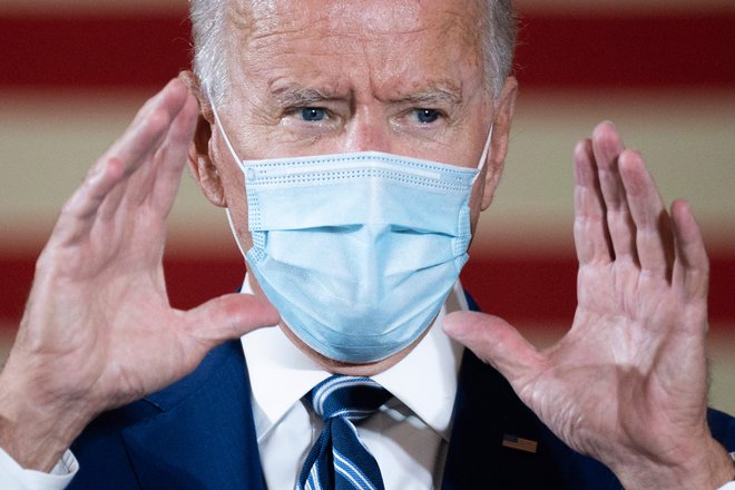 Joe Biden napoveduje drugačen pristop v boju zoper koronavirus. FOTO: Jim Watson/AFP