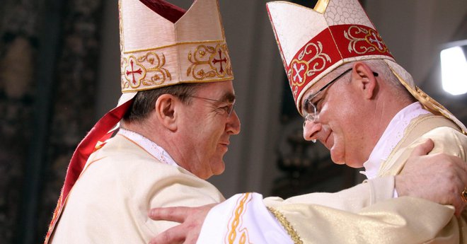 Kardinal in nadškof Josip Bozanić (levo) ostaja, škof Mate Uzinić pa je po tihem prevzel škofijo na Reki. FOTO: Zoran Kusalo/Cropix