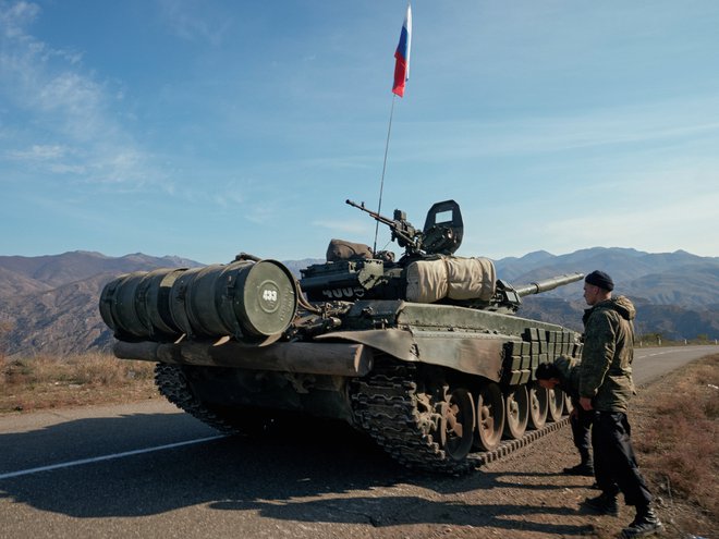 Ruski mirovniki se odpravljajo v Gorski Karabah. FOTO: Francesco Brembati/Reuters