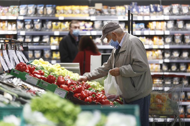 Vlada je potrdila nov paket za premostitev krize. FOTO: Leon Vidic/Delo