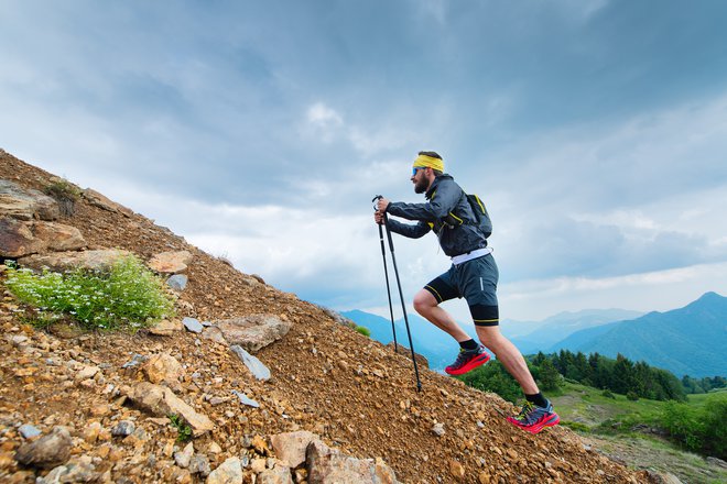 Človek si po definiciji želi navzgor. FOTO: Shutterstock