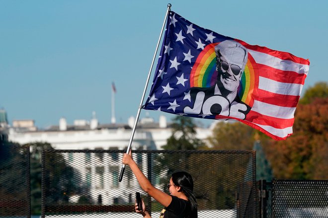 Ameriški mediji si ne izmišljajo izidov volitev, ampak o njih poročajo na podlagi uradnih izidov štetja. FOTO: Alex Edelman/Afp