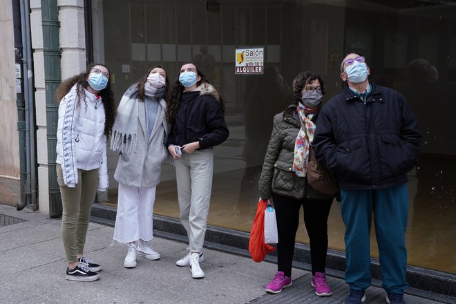 Ponesrečeno restavrirani kip seveda žanje mnogo več pozornosti kot pred uničujočim posegom. FOTO: Vincent West/Reuters