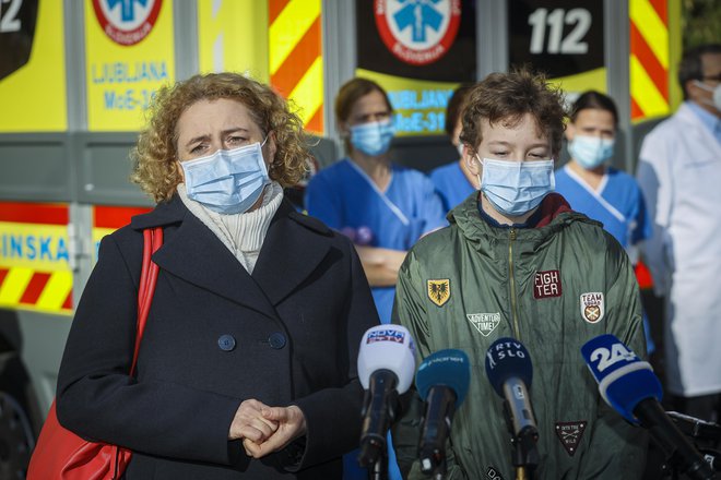 Mama Mojca Ifko Pinosa&nbsp; je povedala, kako lepo so skrbeli v ljubljanski porodnišnici za njo in njenega prezgodaj rojenega sina Aljošo. FOTO: Jože Suhadolnik/Delo