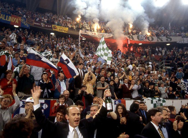 Takole je bilo leta 1997 na zaključnem turnirju košarkarske evrolige v Rimu. FOTO: Matej Družnik