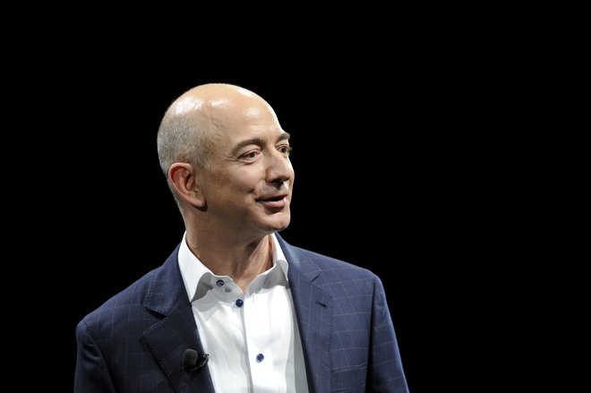 Čeprav Bezos velja za najbogatejšega Zemljana, doslej ni bil znan po posebej veliki dobrodelnosti ali skrbi za okolje.&nbsp;FOTO: Gus Ruelas/Reuters