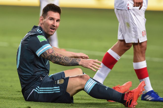 Najboljši nogometaš na svetu Lionel Messi nima miru pred nikomur, novinarji, kritiki, španskimi oblastmi ... FOTO: Ernesto Benavides/AFP